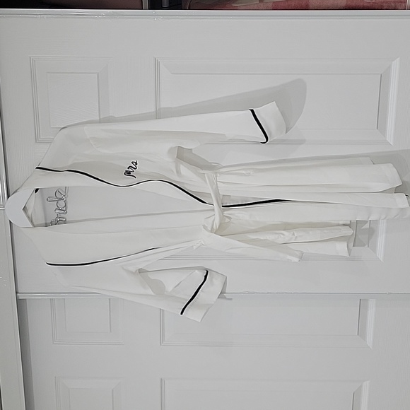 Kate Spade Mrs Robe - Picture 1 of 3